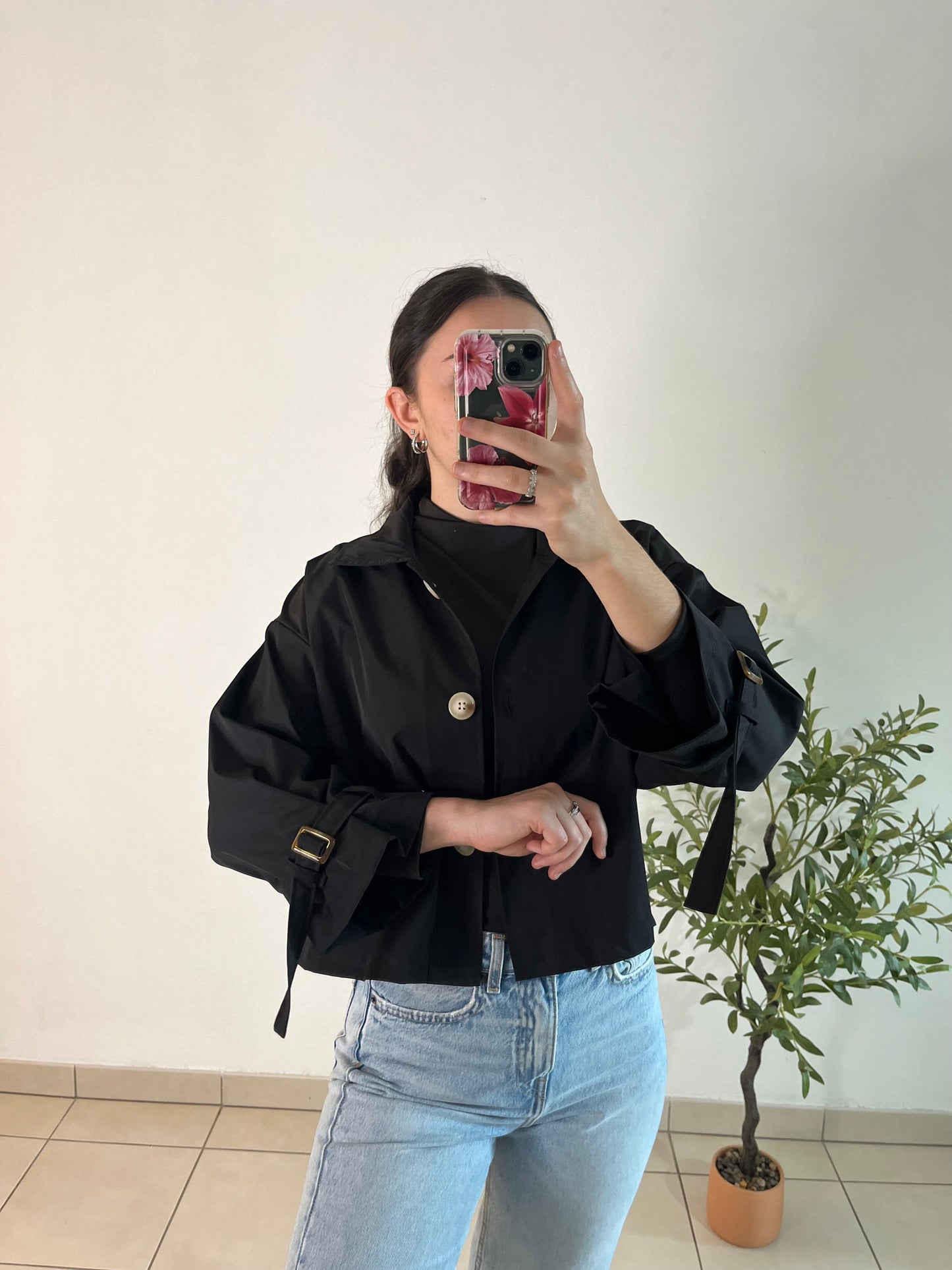 Trench court noir