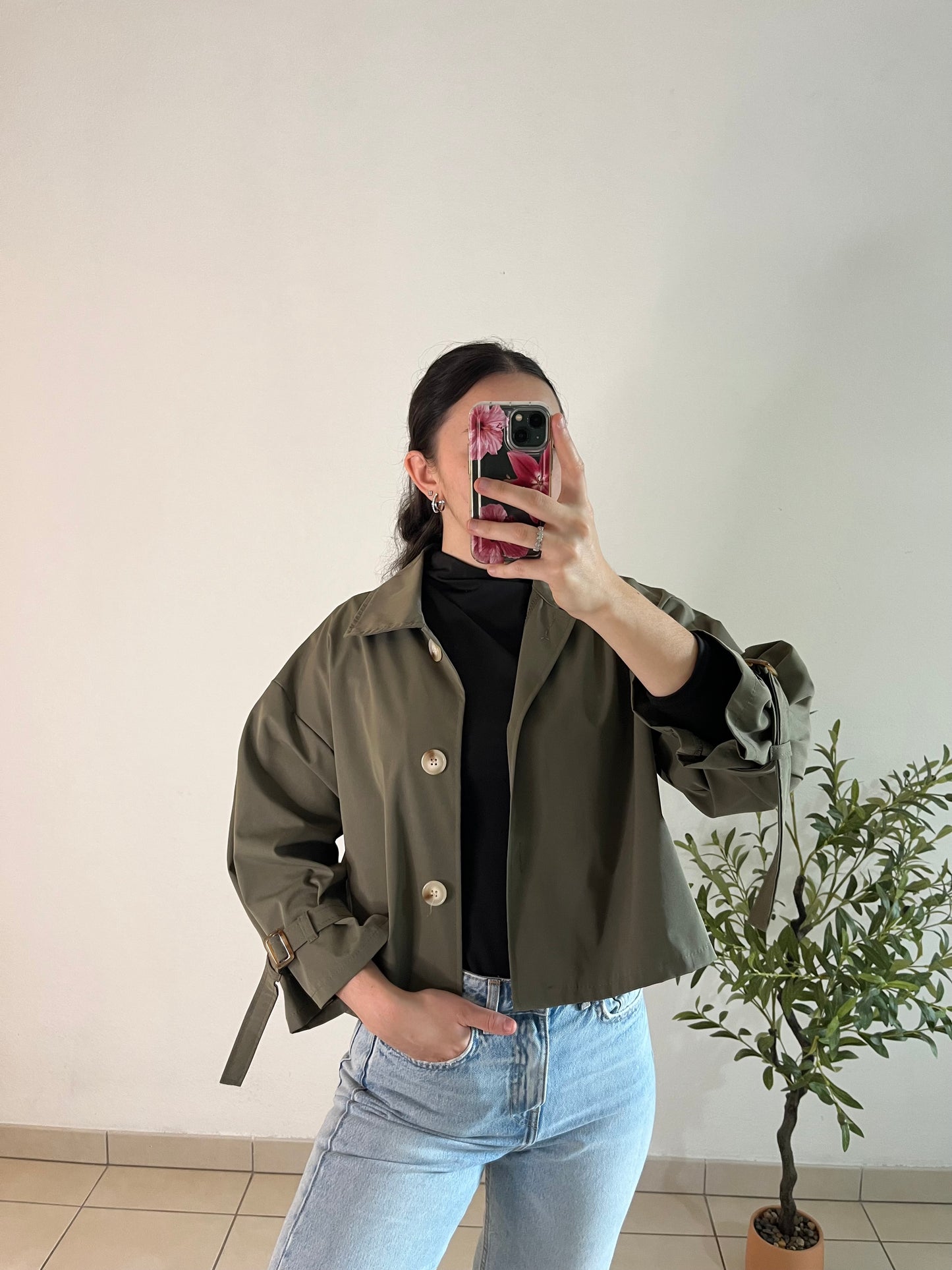 Trench court kaki