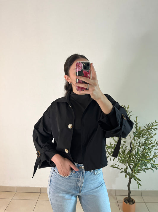Trench court noir