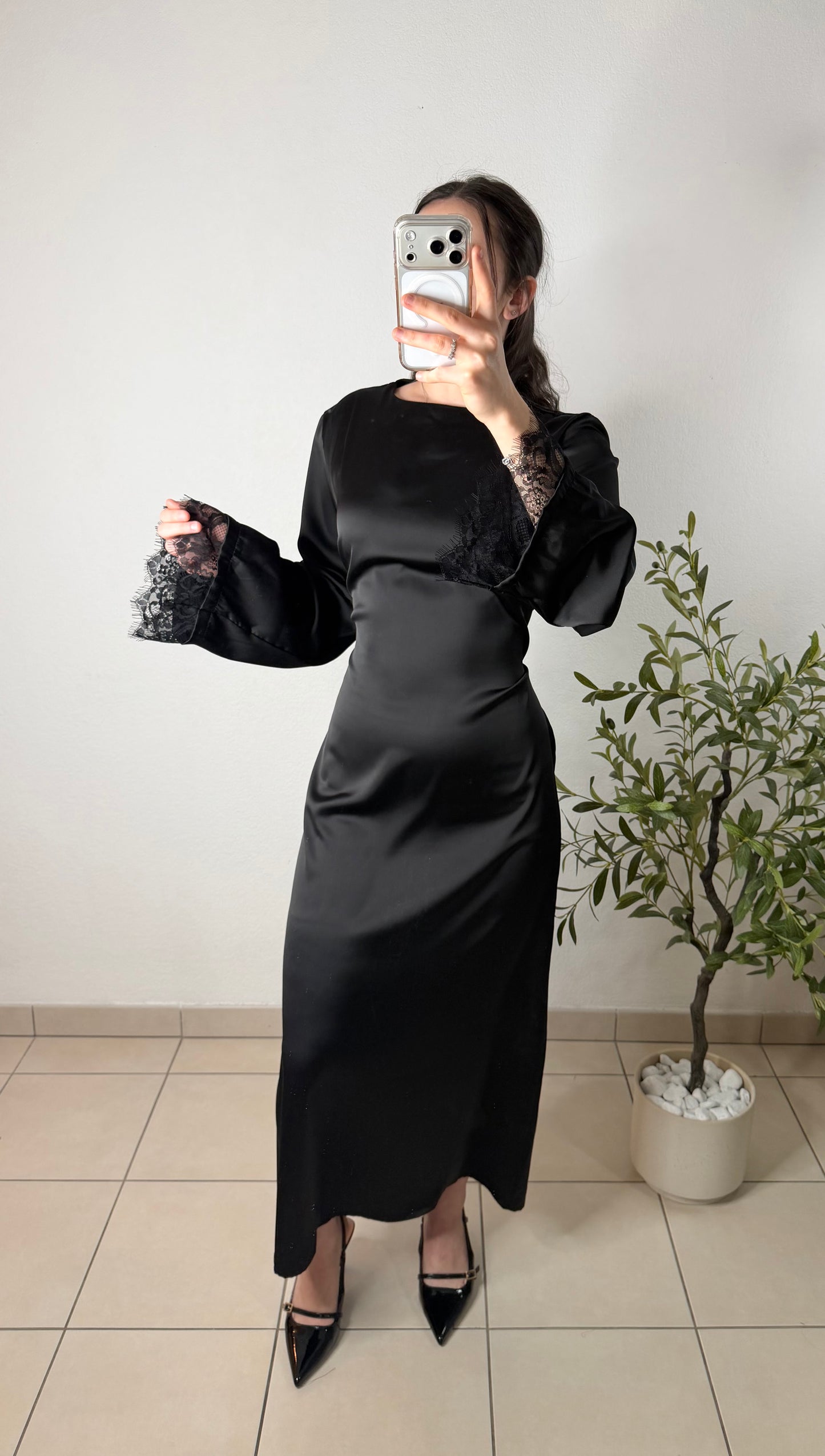 Robe satinée - noir